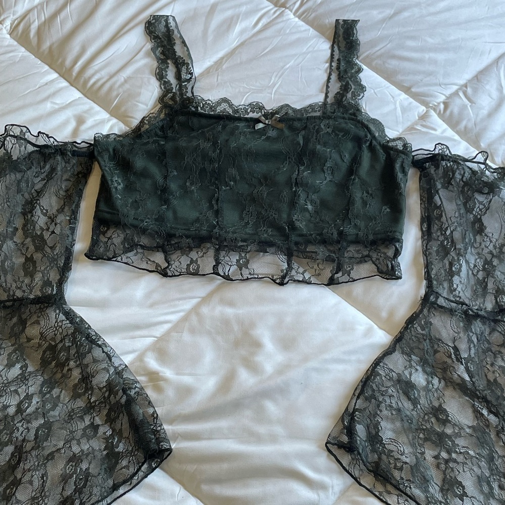 Olive green laced crop top with detached arms